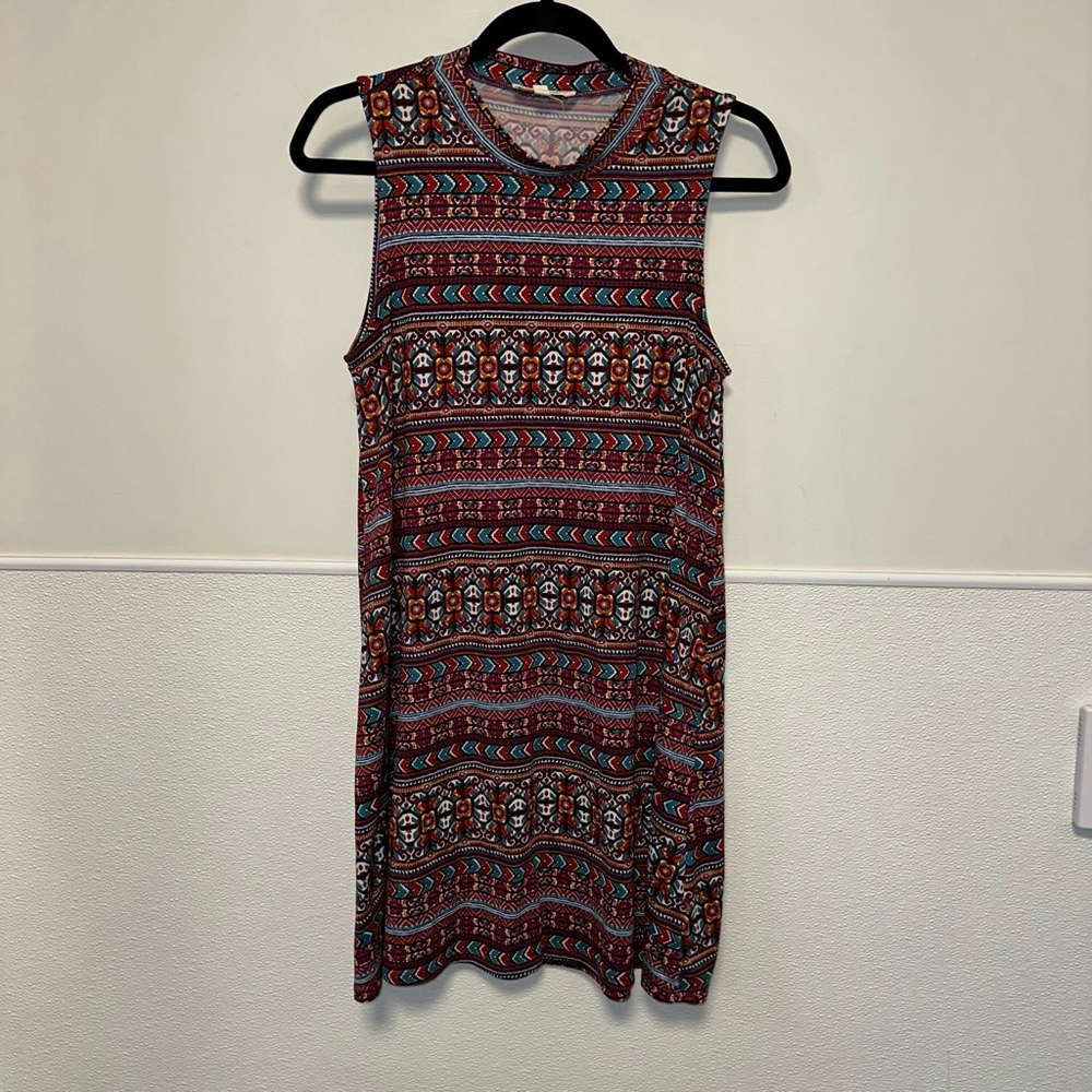 Women's Pink Rose Dress Size M Burgundy Multi-color Aztec style